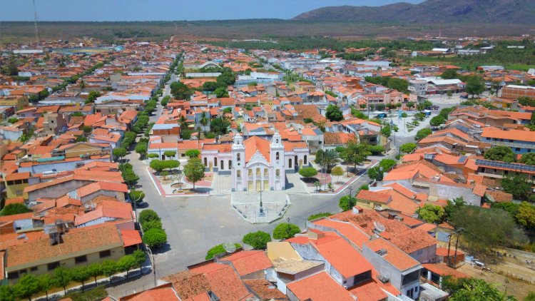 Crescimento populacional de Santana do Acaraú (CE): dados e comparação histórica